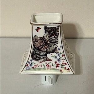 Adeline Porcelain Cat Night Light with Kittens, Butterflies 🦋 and Flowers 🌺 NWOT